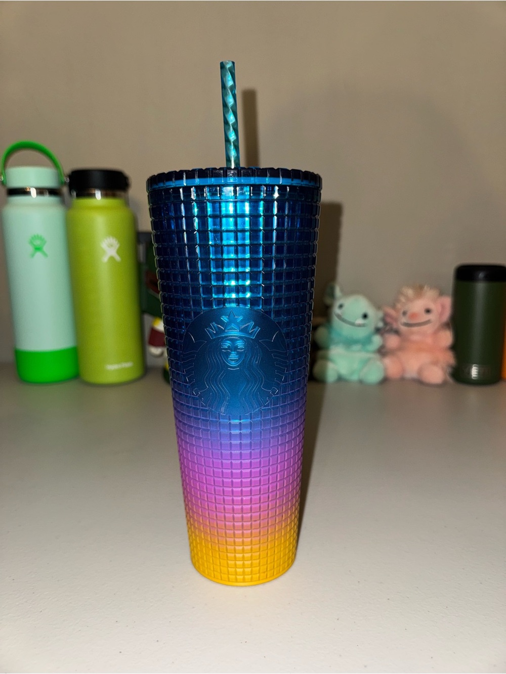 Starbucks cup. 💙💓